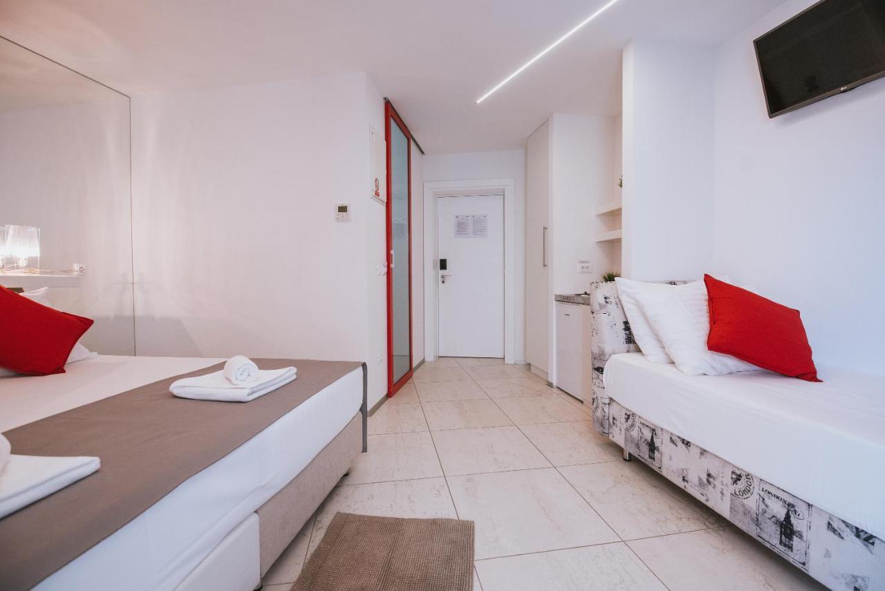Basilica Hotel By Mercado Novalja Bagian luar foto
