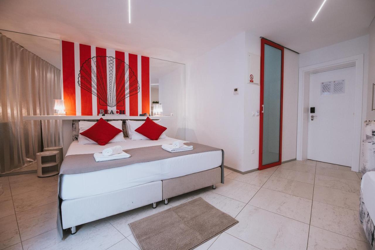 Basilica Hotel By Mercado Novalja Bagian luar foto